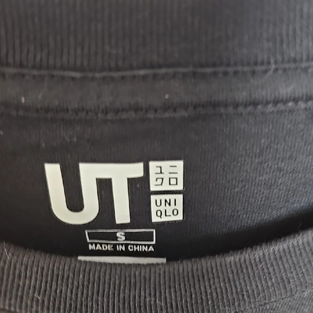 Uniqlo Black Short Sleeve‎ Tee